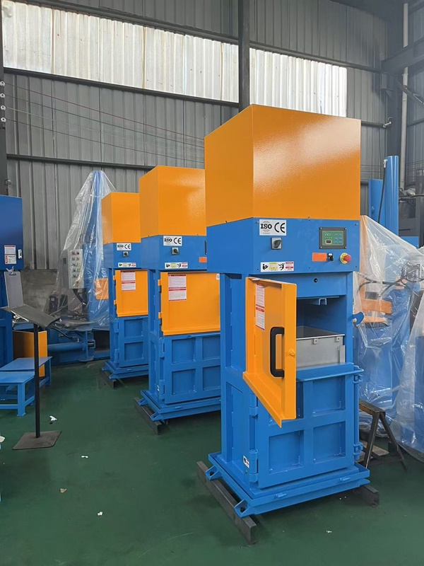 Marine Baling machine