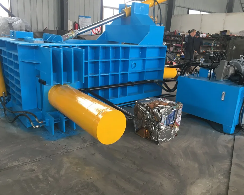 Metal baling machine
