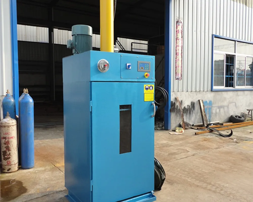 Small footprint oil drum compactor