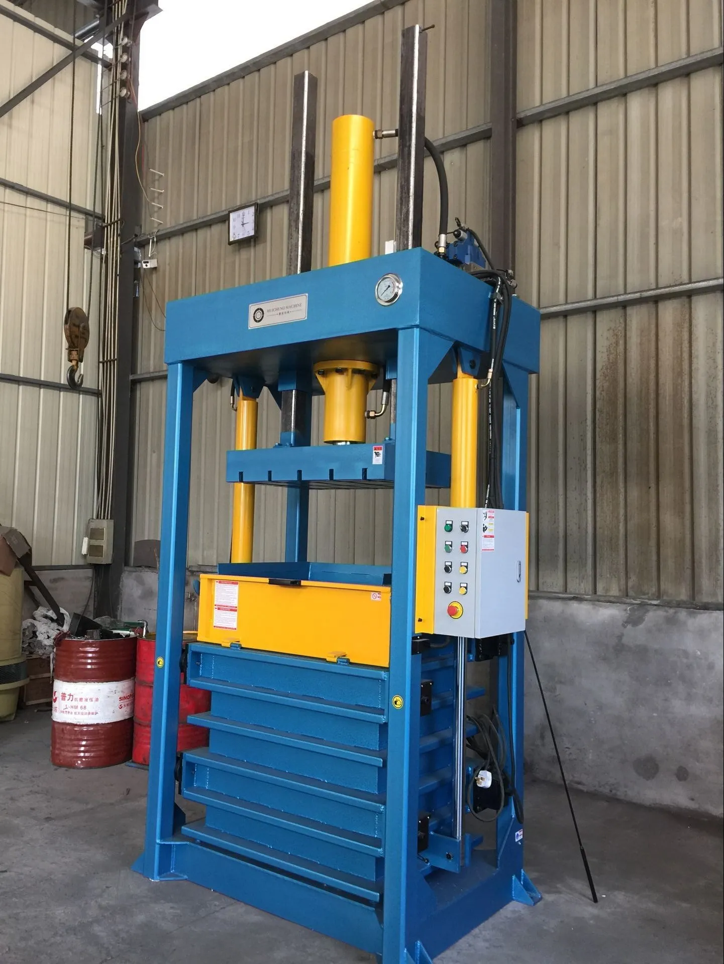 used garments baler
